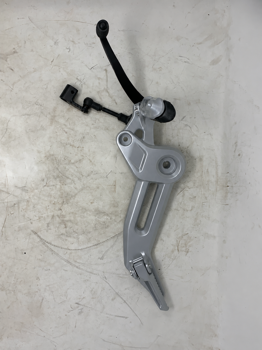 Front Left Footrest Assembly with Shifter and Linkage for BD125-7 X21RS Gen 3 Vader 125cc — product view 4