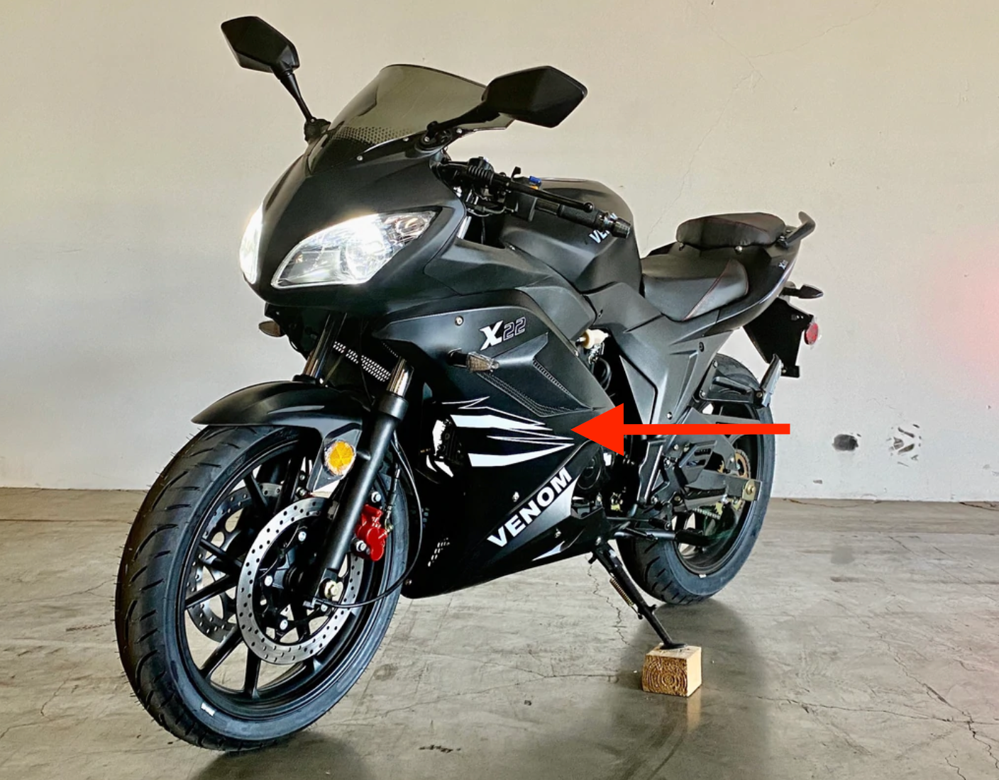 Replacement left side fairing for BD125-11 Venom X22 125cc