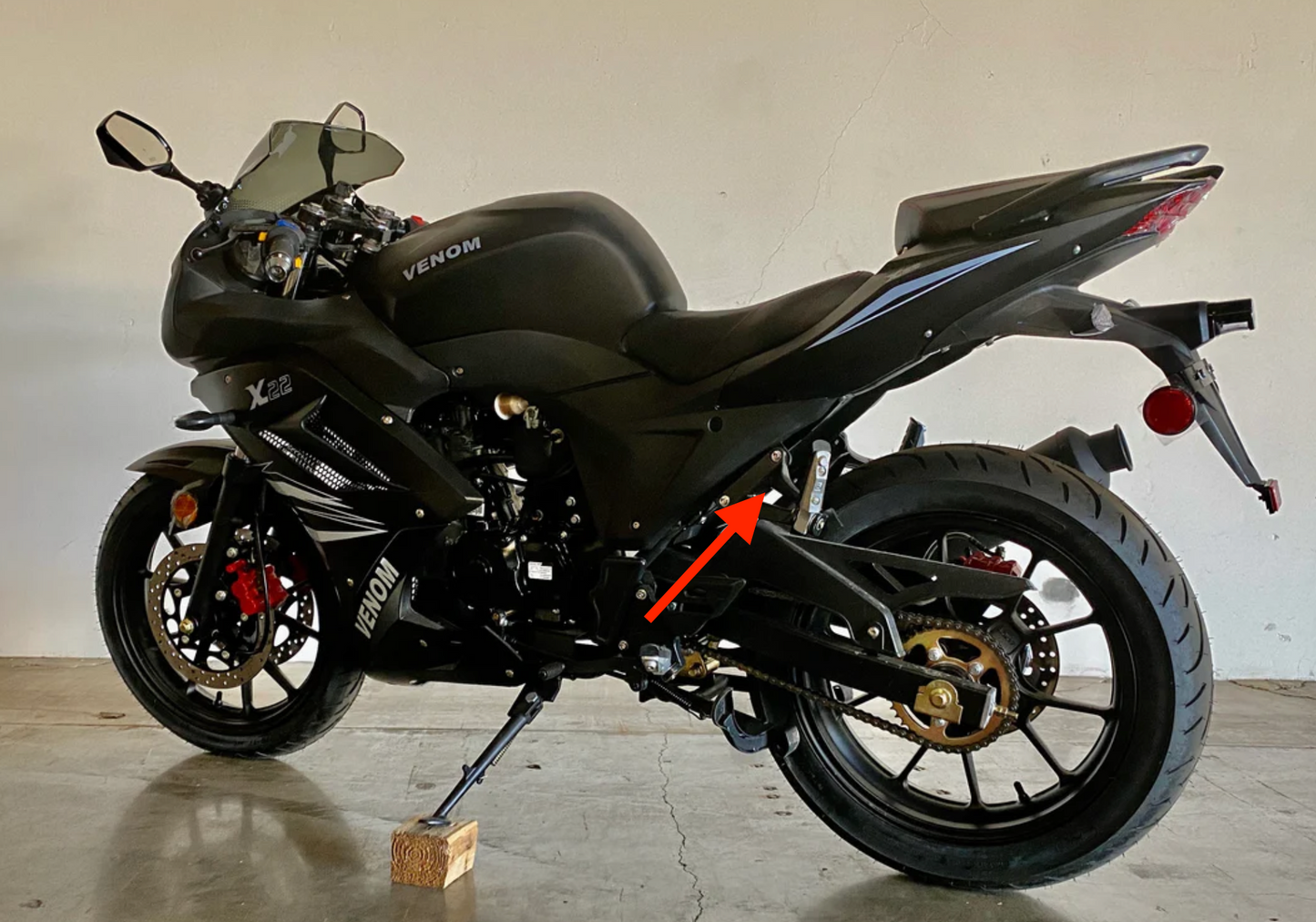 Venom X22 parts for sale. Rear shock for BD125-11