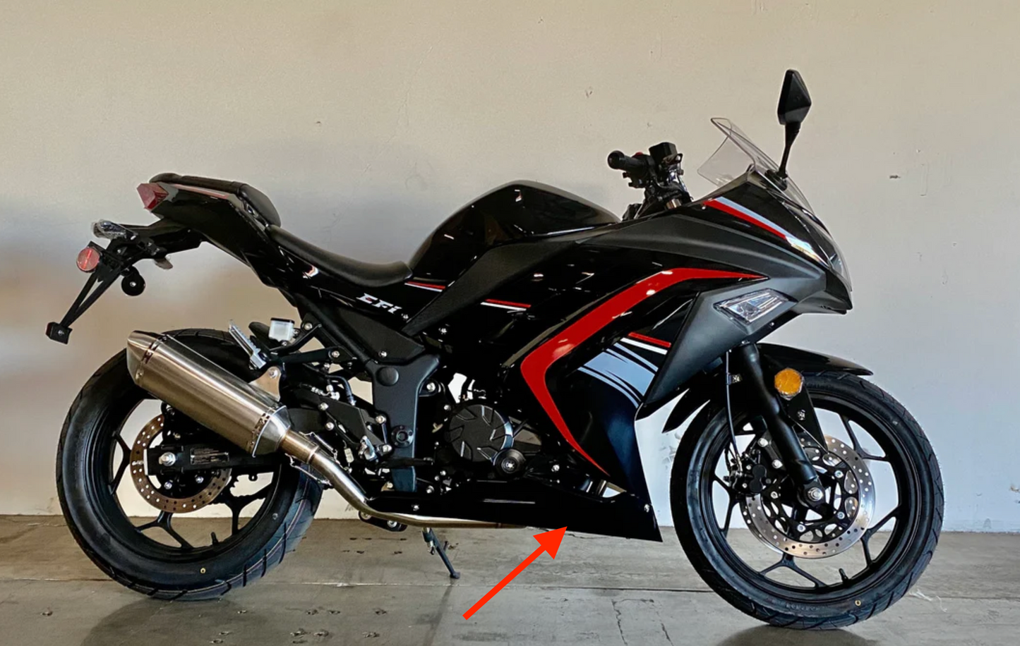 Lower right fairing for BD250-5 for sale. Boom 250cc EFI bike parts.