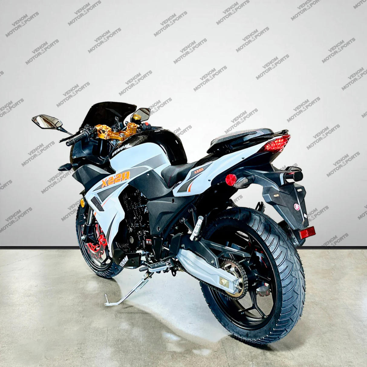DF250RTS 250cc sportbike Venom X22R urban riding