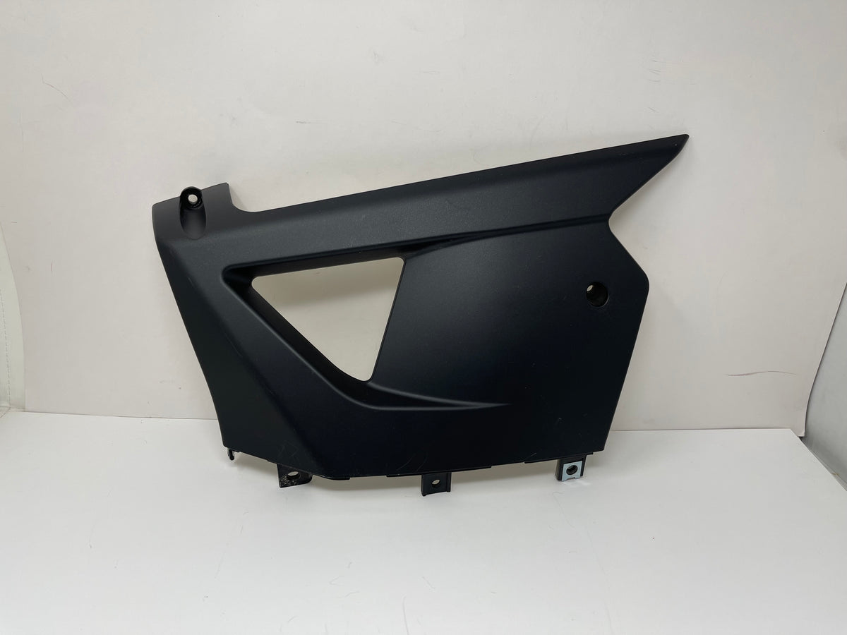 Black front right lower guard panel for the BD125-11GT X22GT 125cc motorcycle, OEM part 125011010