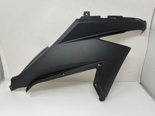 Black right turn signal guard panel for the BD125-11GT X22GT 125cc motorcycle, OEM part 125011003