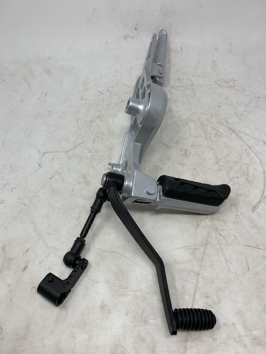 Front Left Footrest Assembly with Shifter and Linkage for BD125-7 X21RS Gen 3 Vader 125cc — product view 1