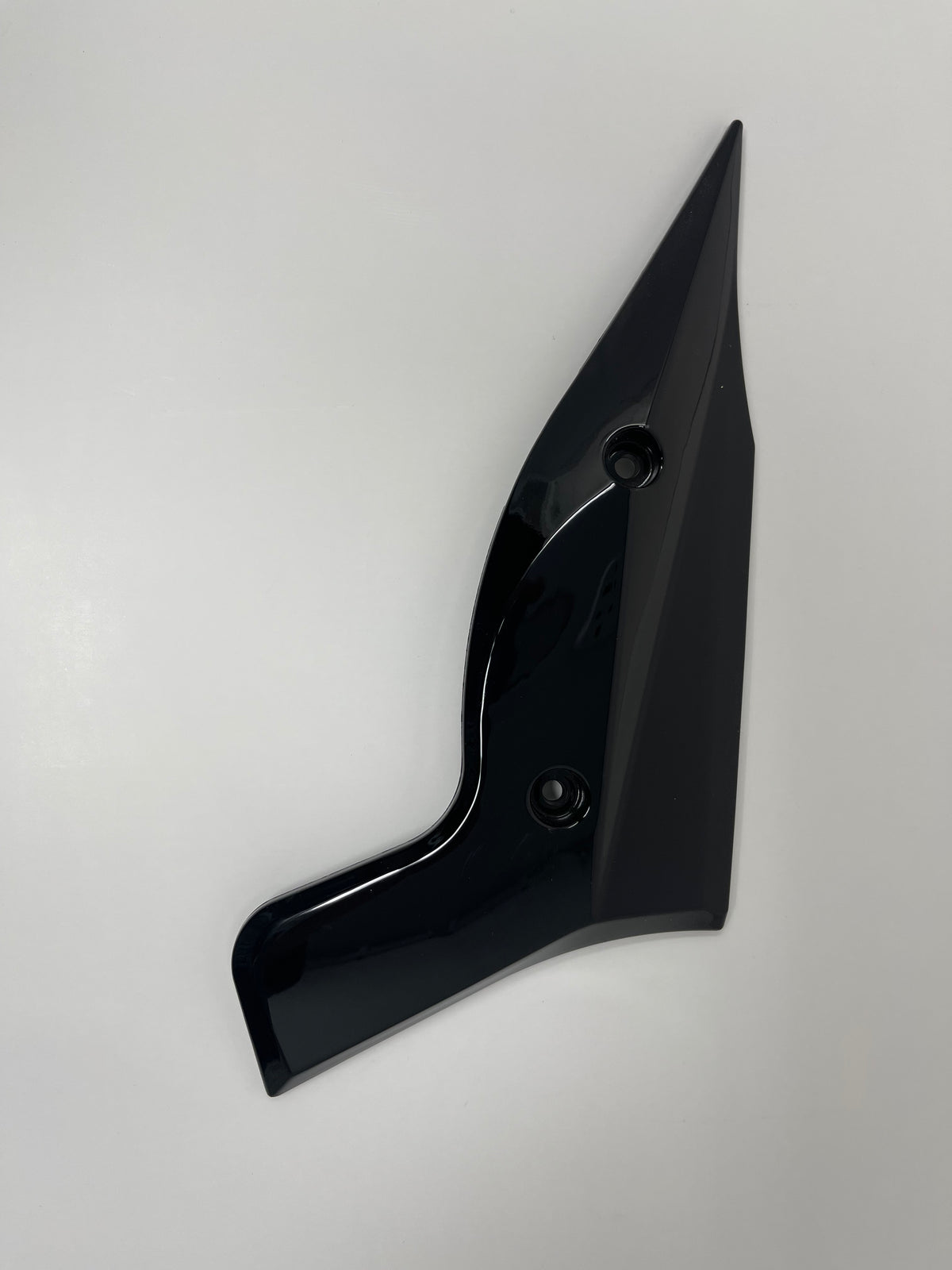 Black right footrest trim panel for the BD125-11GT X22GT 125cc motorcycle, OEM part 125011011