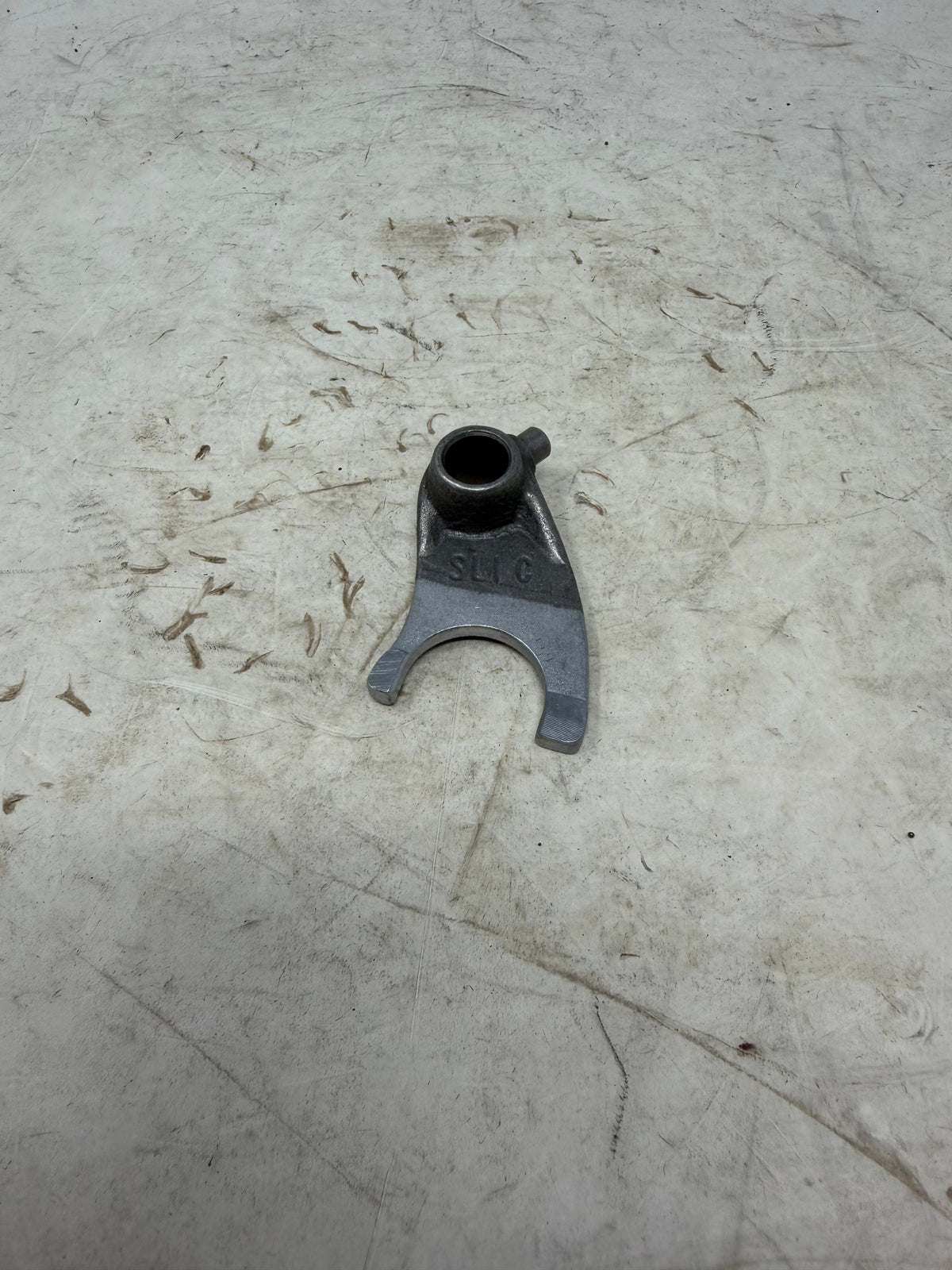 Center internal mainshaft shift fork for DF250RTG Venom Sportster 250cc, C marking visible, part 24106-I006-0000