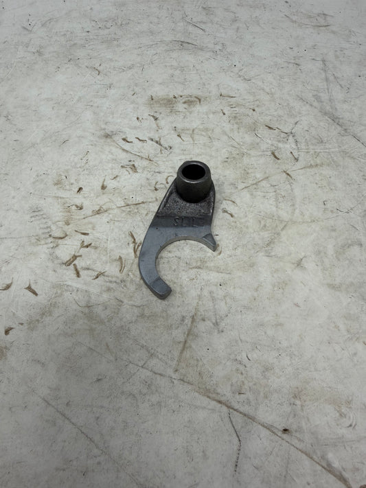 Left internal countershaft shift fork for DF250RTG Venom Sportster 250cc, L marking visible, part 24105-I006-0000