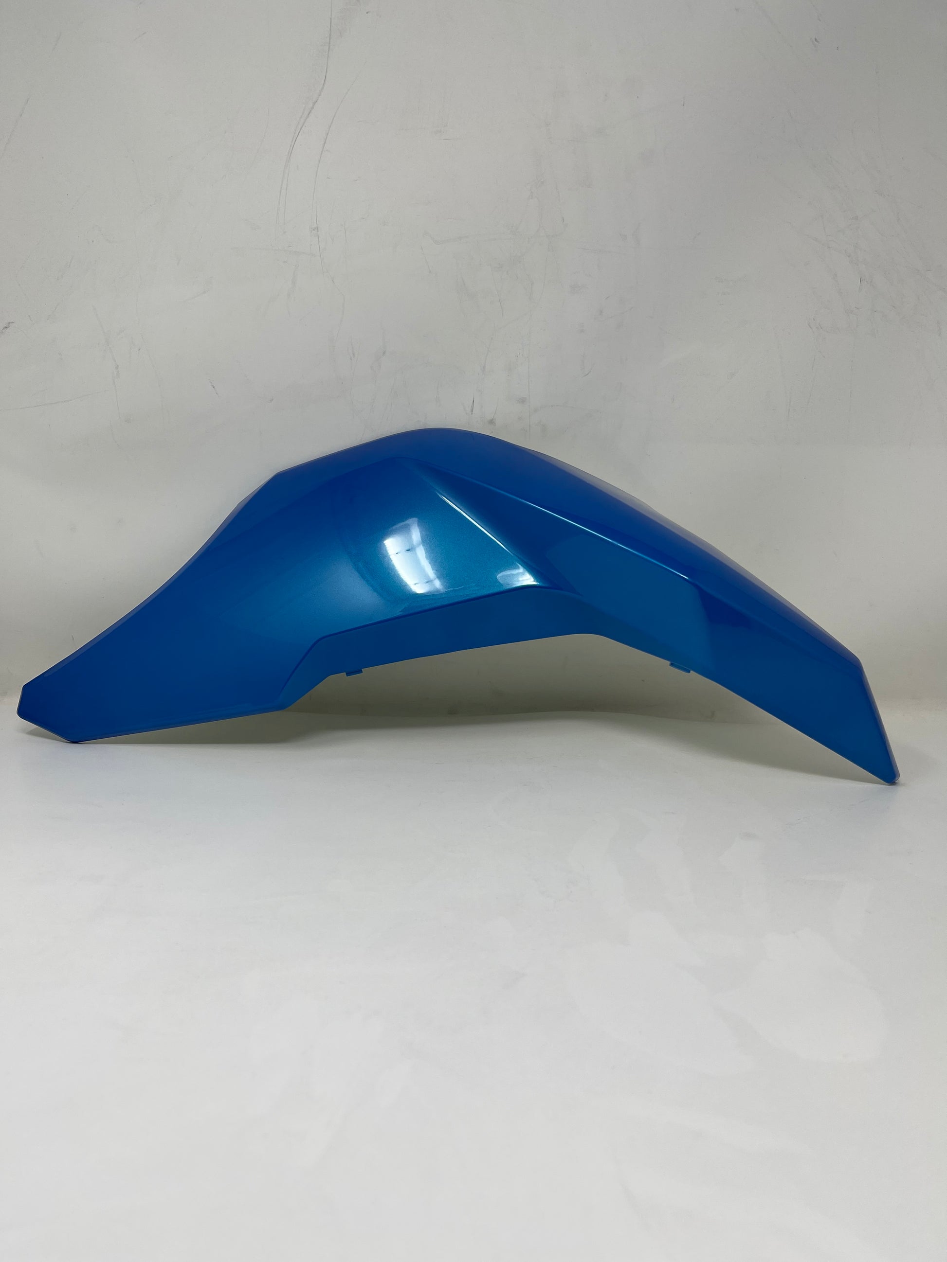 Right fuel tank cover for BD125-10 in blue. Part # 125010003