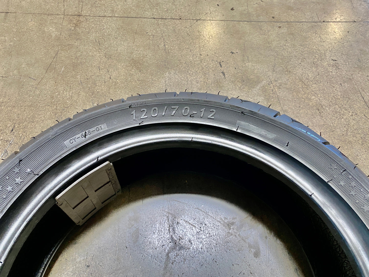 120/70-12 tire size BD578Z for sale